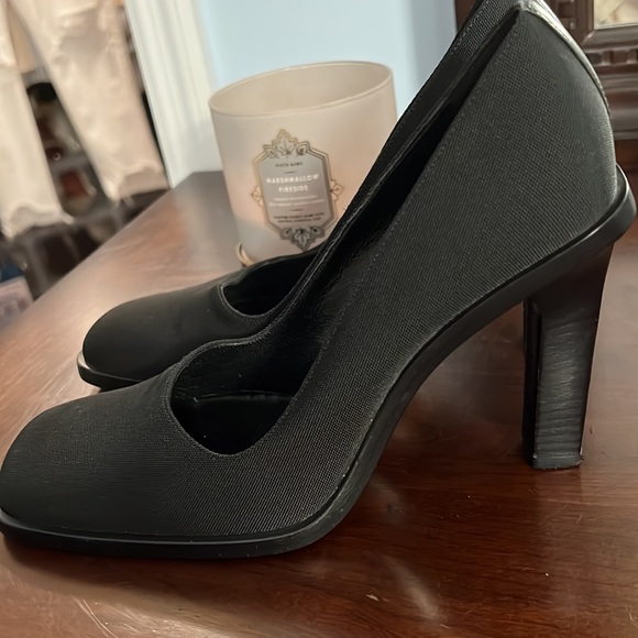 Authentic Gucci - Picture 8 of 12